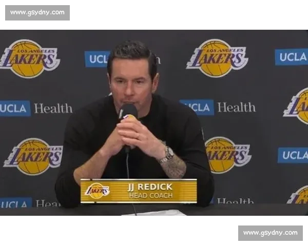 未上场的见证者：雷迪克与湖人的拼搏标杆